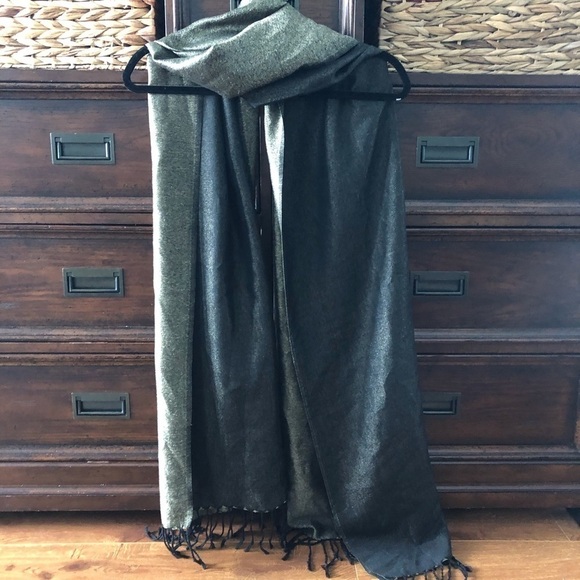 Metallic gold and black reversible scarf/wrap with fringe - Picture 2 of 3